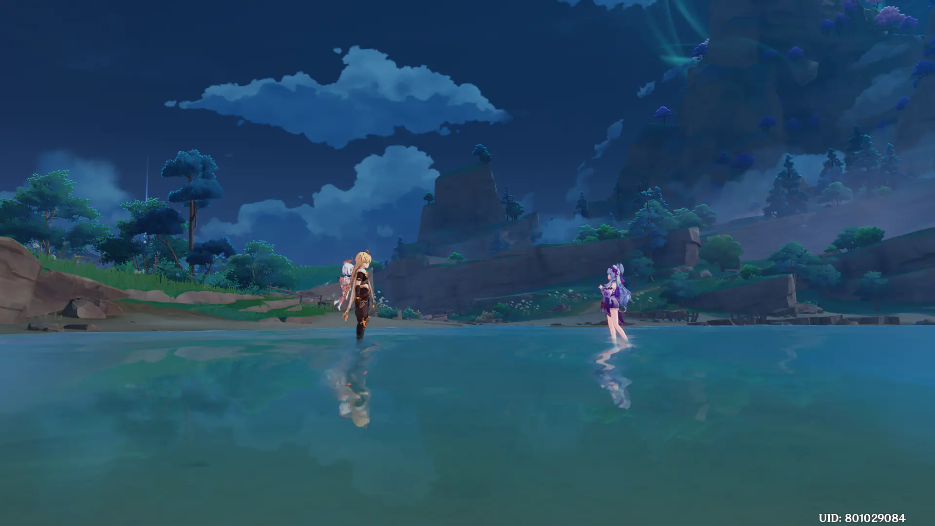 水辺に立っている夢見月瑞希